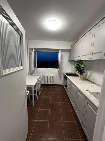 Apartament cu 2 camere decomandat, mobilat în Barbu Văcărescu