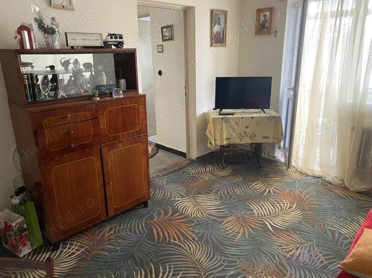 Apartament cu 3 camere semidecomandat în Central
