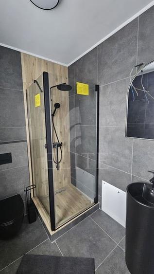 Apartament cu 3 camere semidecomandat, mobilat în Iris