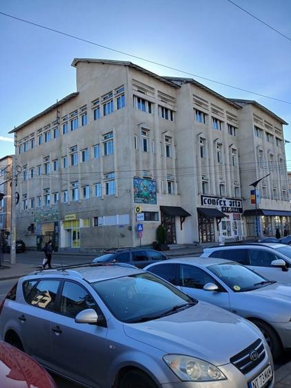 Spațiu comercial, de 1,600 mp, în Central