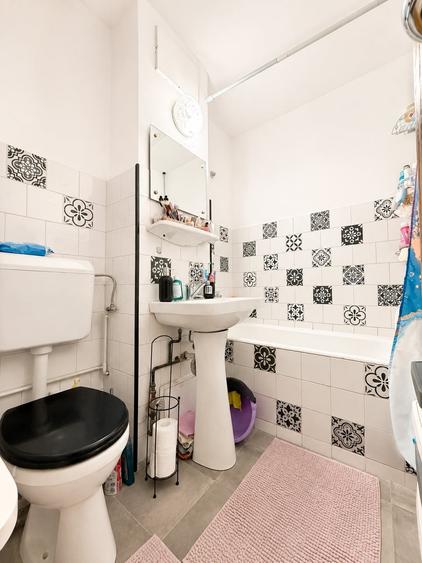 Apartament cu 2 camere semidecomandat, mobilat în Dâmbovița