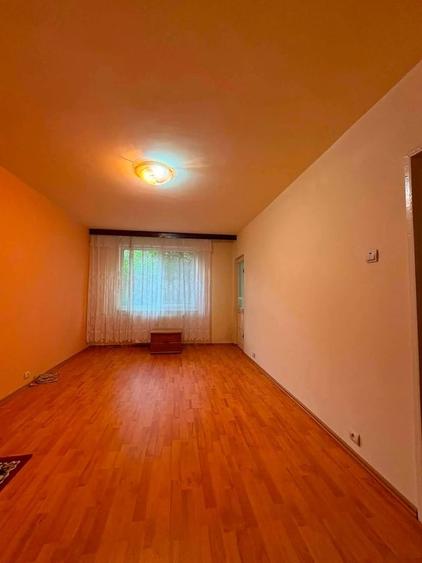 Apartament cu 2 camere decomandat în Crângași