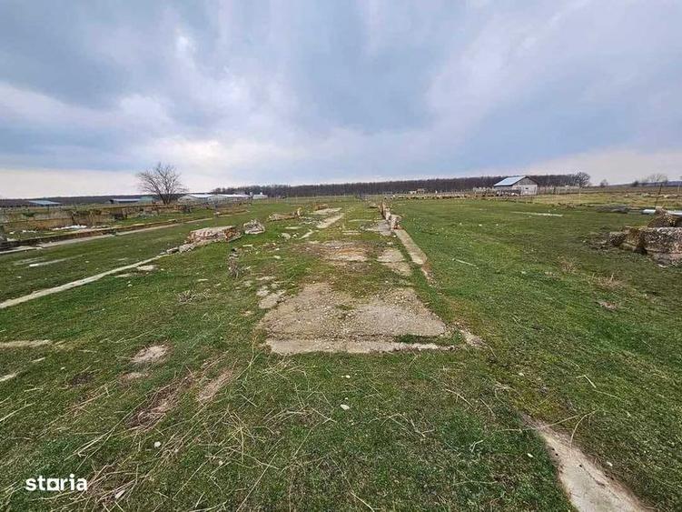Teren de 2700 mp, în Central