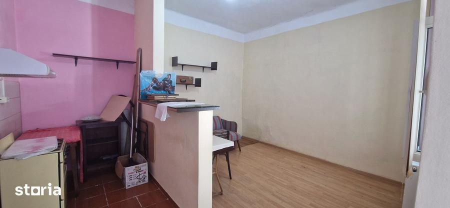 Apartament cu 2 camere decomandat în Piața Unirii