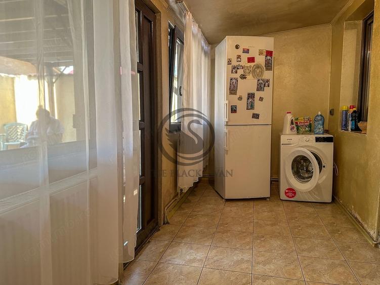 Casă cu 4 camere cu Teren 238 Mp în Românești