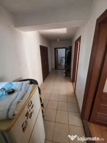 Spațiu comercial, de 63 mp, în Bariera Vâlcii
