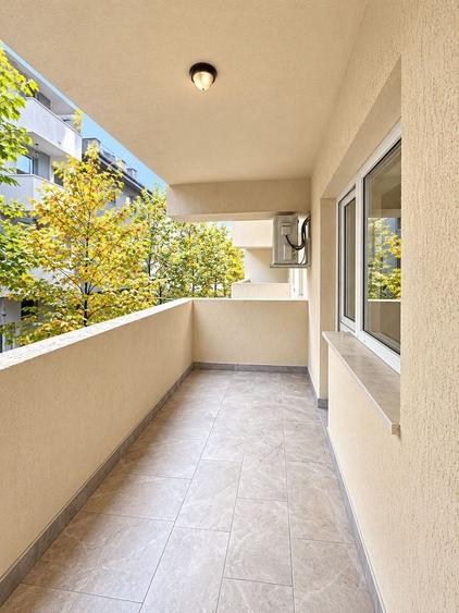 Apartament cu 3 camere decomandat în Sud