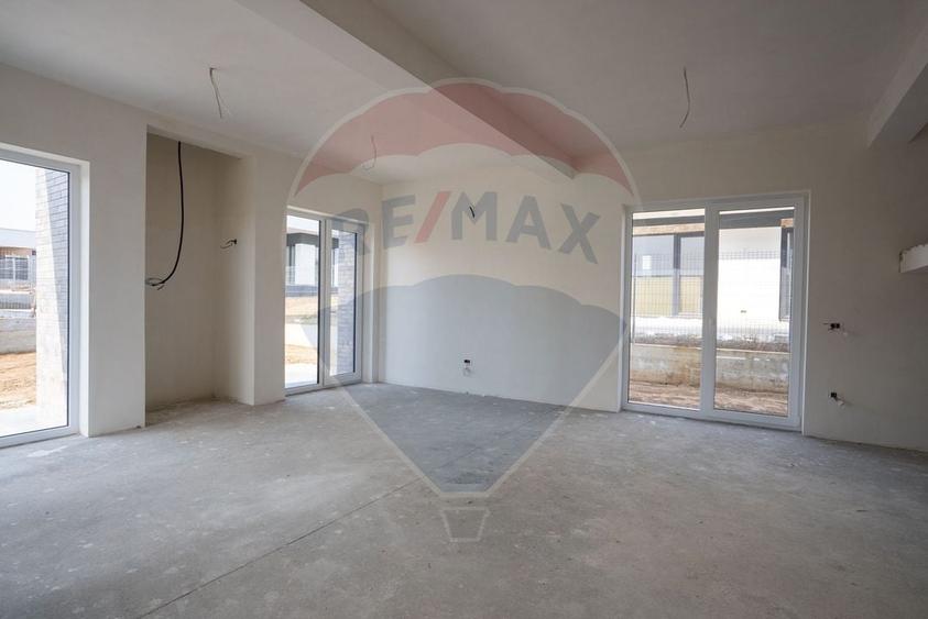 Casă individuală cu 5 camere cu Teren 600 Mp în Dealuri Oradea
