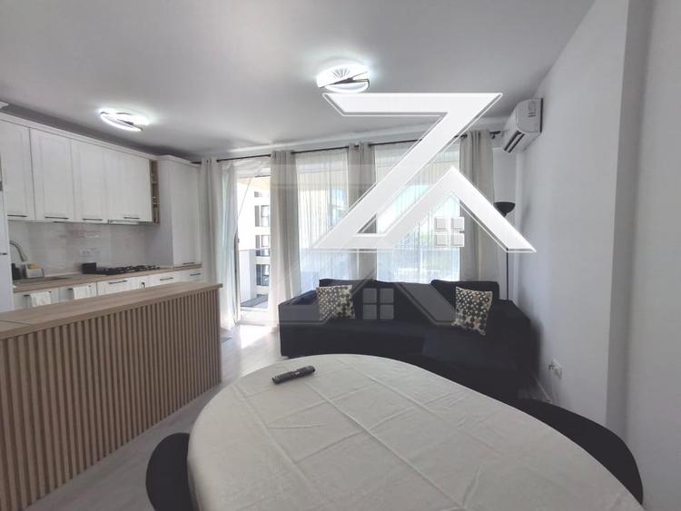 Apartament cu 3 camere decomandat, mobilat în Calea București