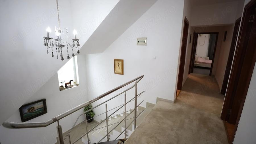 Casă cu 9 camere cu Teren 362 Mp în Central