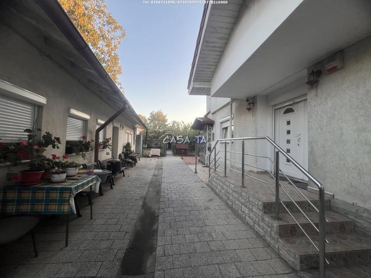 Casă cu 9 camere cu Canalizare în Central