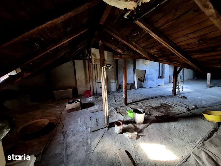Casă cu 8 camere cu Teren 162 Mp în Ultracentral