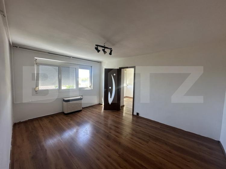 Apartament cu 2 camere semidecomandat în 14 Mai
