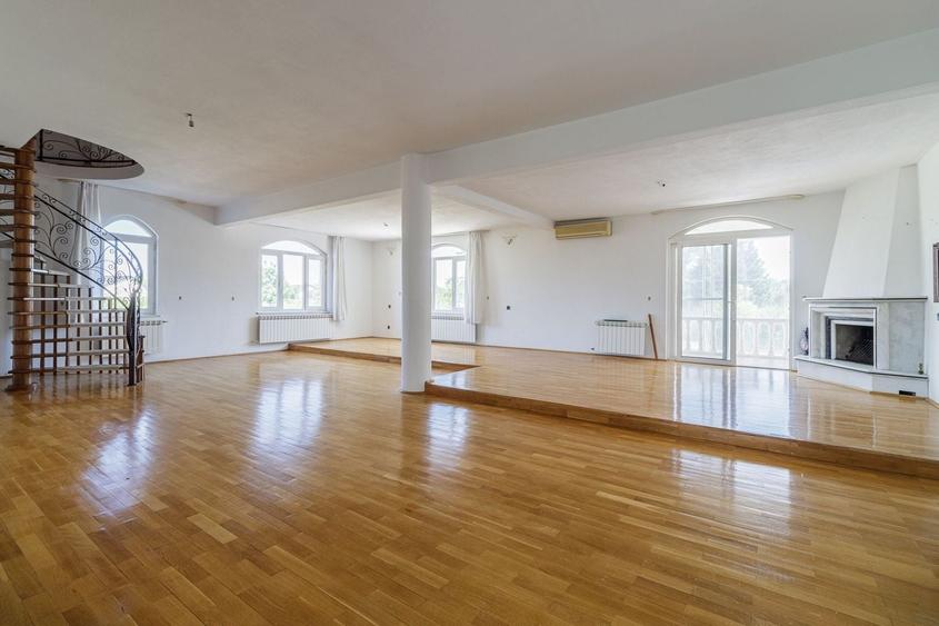 Casă individuală cu 11 camere cu Piscina în Corbeanca