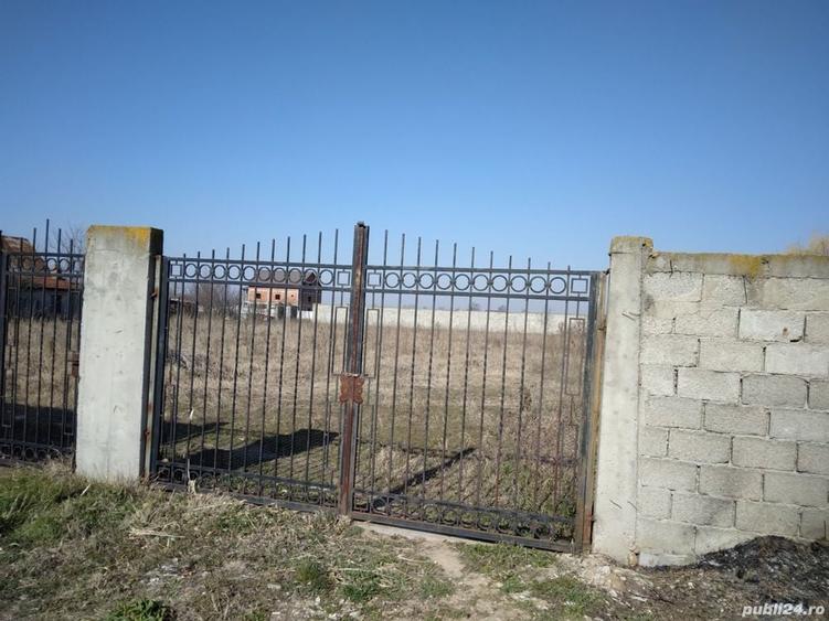 Teren de 2000 mp, în Central