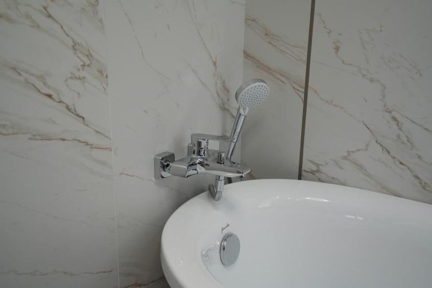 Apartament cu 3 camere decomandat, mobilat în Păcurari