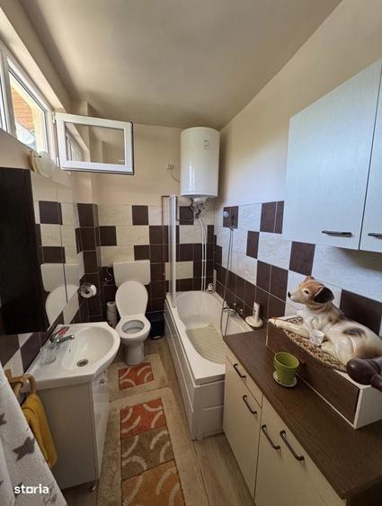 Casă cu 4 camere decomandat în Aradul Nou