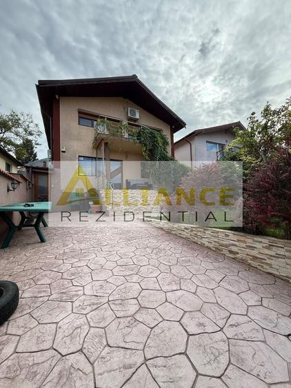 Casă individuală cu 4 camere cu Canalizare în Central