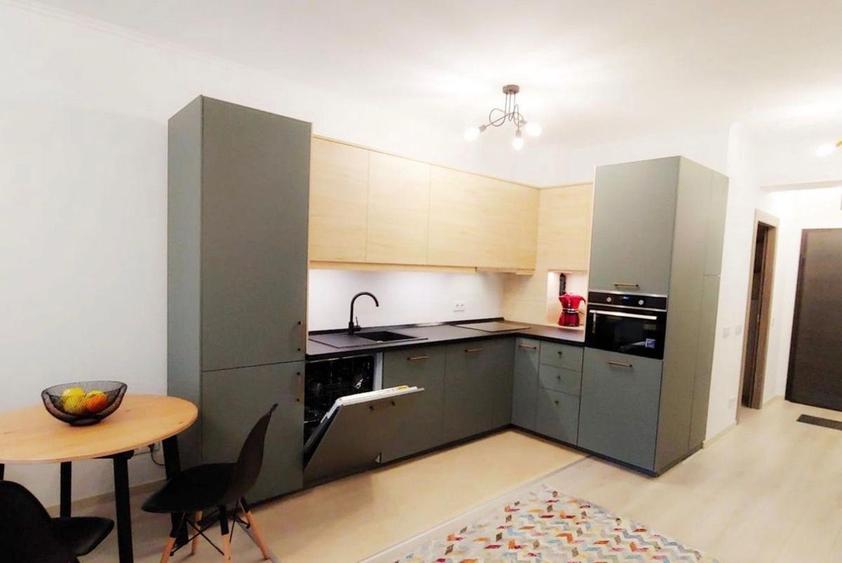 Apartament cu 3 camere decomandat, mobilat în P-ța Unirii