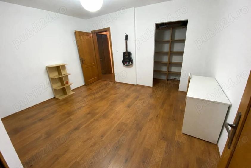 Apartament cu 3 camere decomandat în Moșnița Nouă