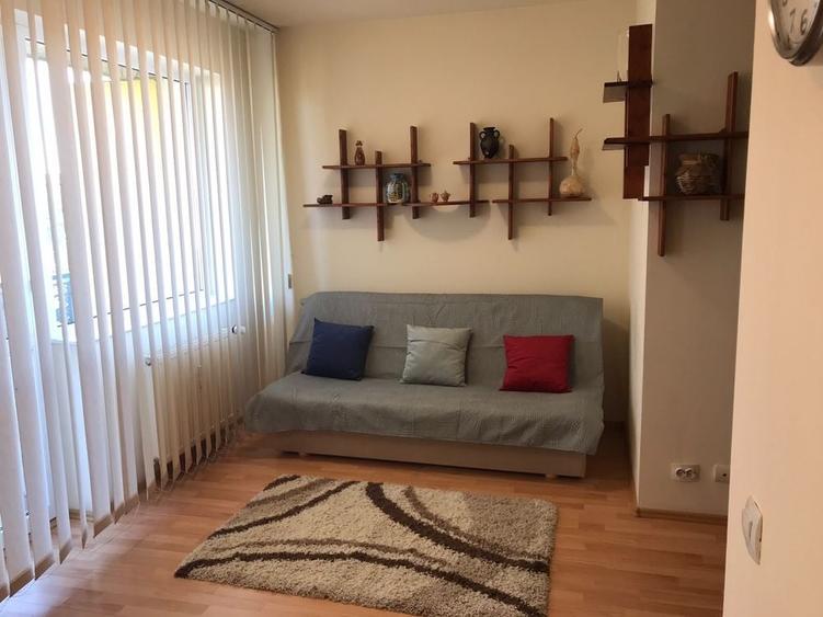 Garsonieră decomandată în Central