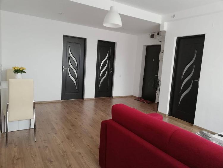 Apartament cu 3 camere decomandat în Drumul Carului
