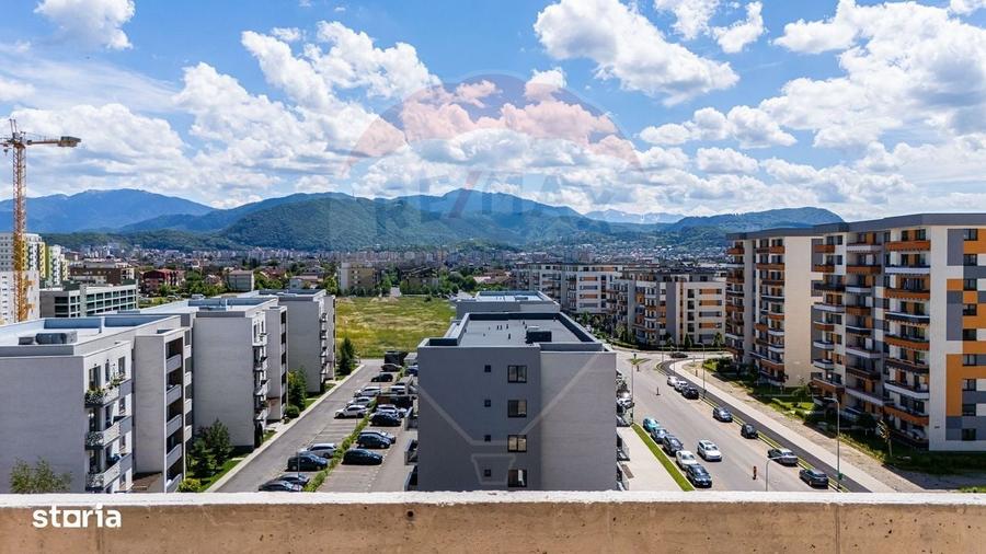 Apartament cu 4 camere în Tractorul