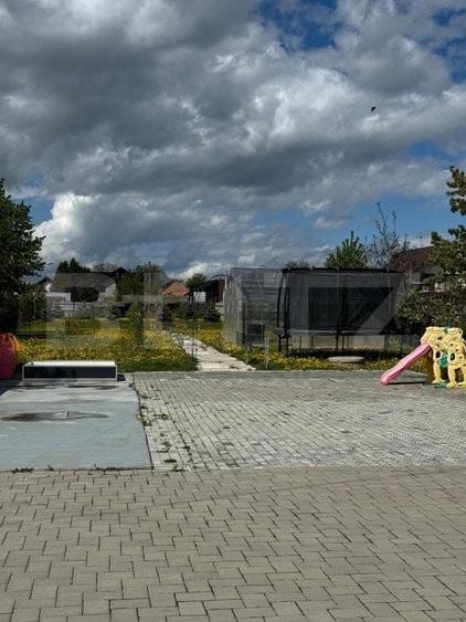 Casă individuală cu 8 camere cu Canalizare în Rădăuți