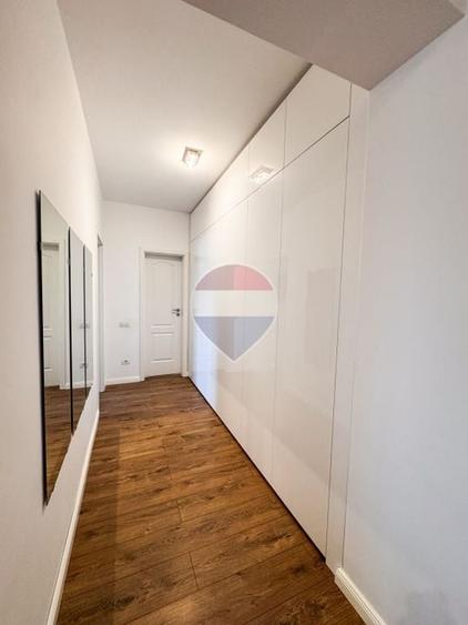 Apartament cu 4 camere decomandat în Periferie