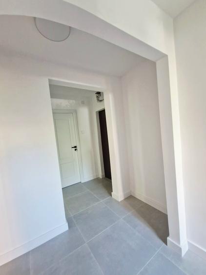 Apartament cu 2 camere decomandat în Micro 5