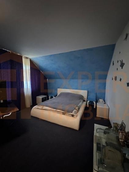 Casă individuală cu 4 camere cu Canalizare în Palazu Mare