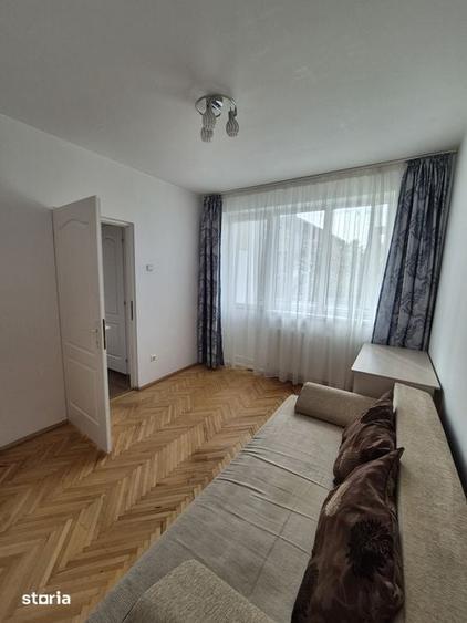 Apartament cu 4 camere în Progresul