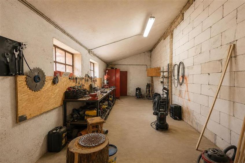 Spațiu comercial, de 700 mp, în Ghelința