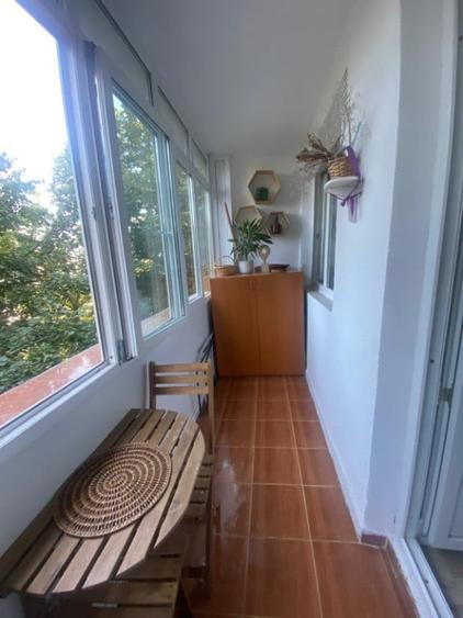 Apartament cu 2 camere decomandat în Pajura