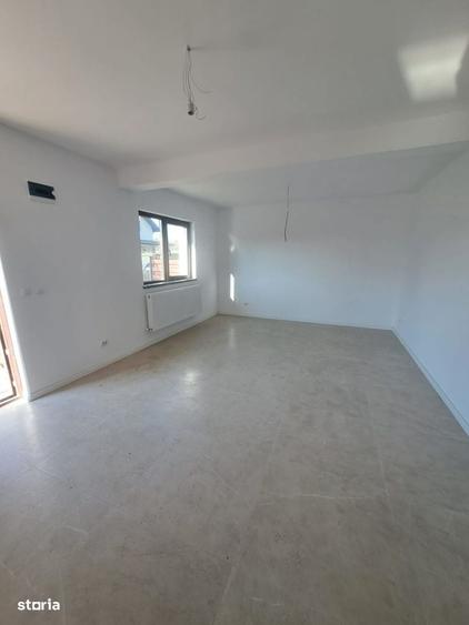 Casă cu 4 camere cu Teren 400 Mp în Central