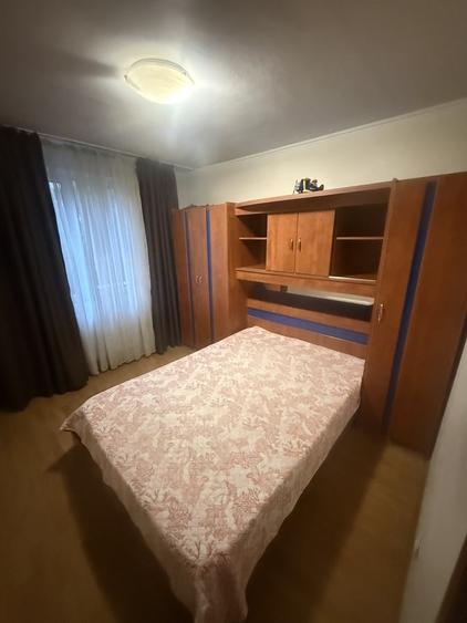 Apartament cu 2 camere decomandat în Apărătorii Patriei