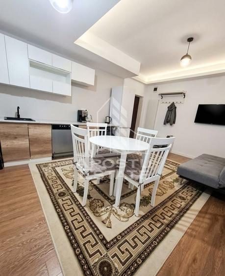 Apartament cu 3 camere decomandat, mobilat în Pârneava