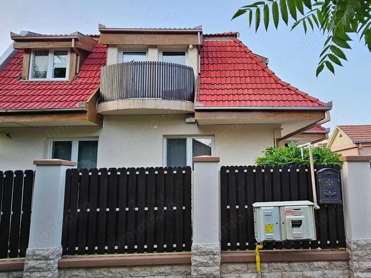 Casă cu 8 camere cu Teren 350 Mp în Burdea