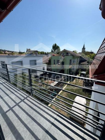Apartament cu 3 camere semidecomandat în Central