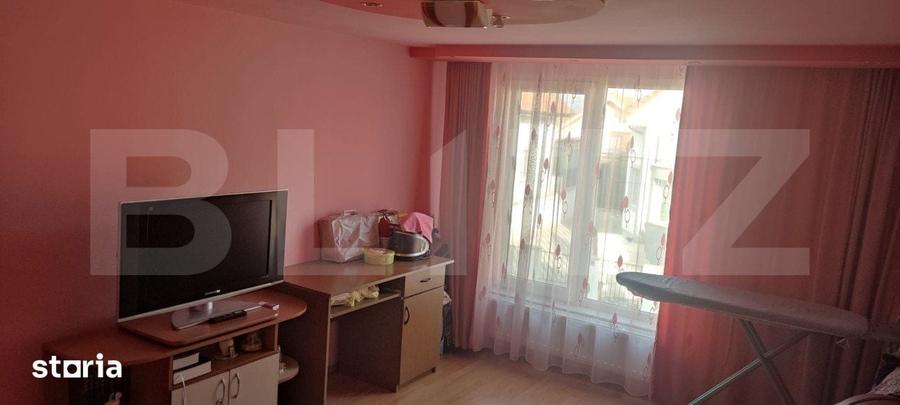 Casă cu 6 camere cu Teren 602 Mp în Nufărul