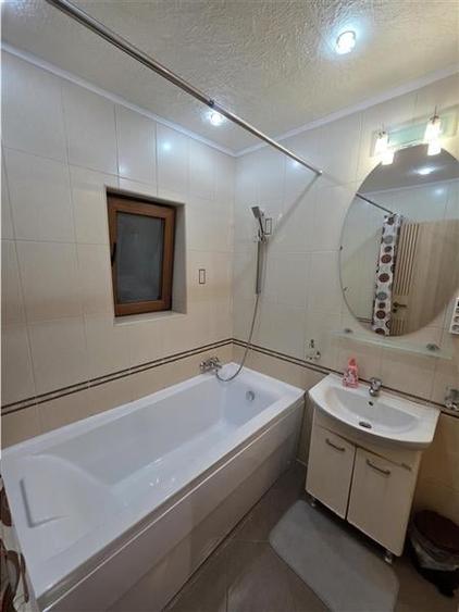 Apartament cu 3 camere decomandat, mobilat în Tilișca