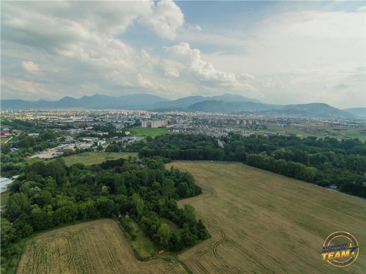 Teren Construcții intravilan de 7959 mp, în Tractorul