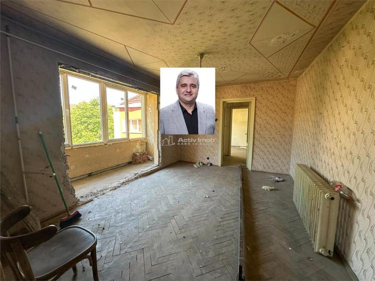 Apartament cu 3 camere semidecomandat în Central