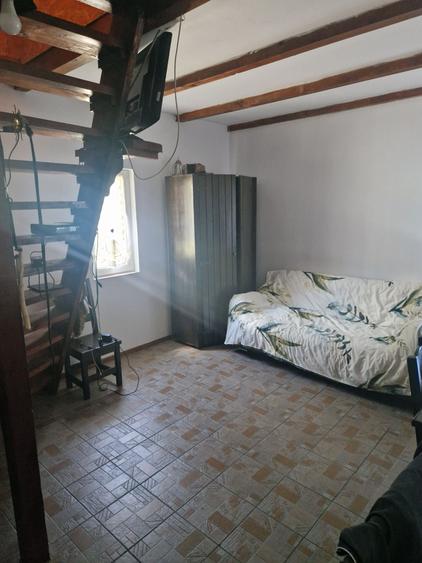 Casă cu 3 camere decomandat în Buzăiel