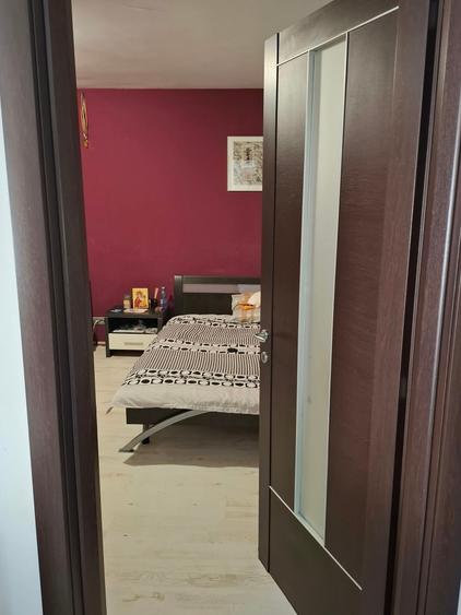 Apartament cu 4 camere decomandat în Vitan