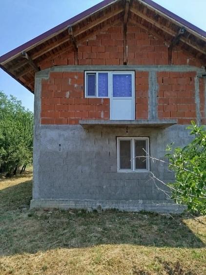 Casă individuală cu 4 camere cu Teren 2481 Mp în Bărăștii de Cepturi