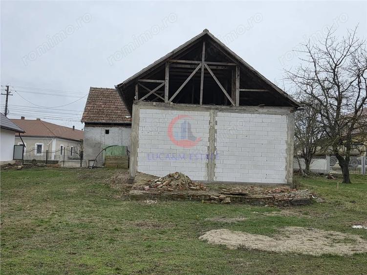 Casă cu Teren 1000 Mp în Pișchia