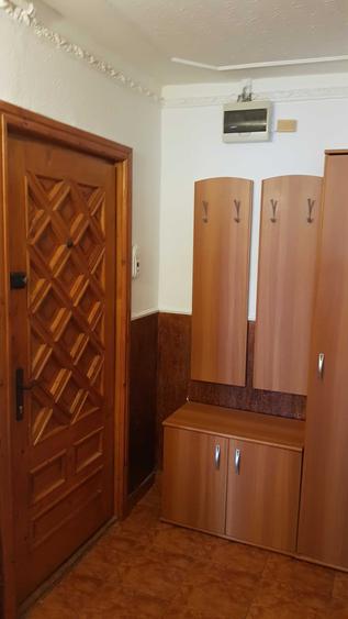Apartament cu 3 camere decomandat în Sud