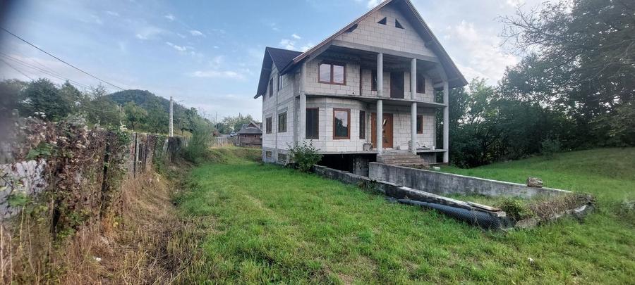 Casă cu 4 camere în Vad