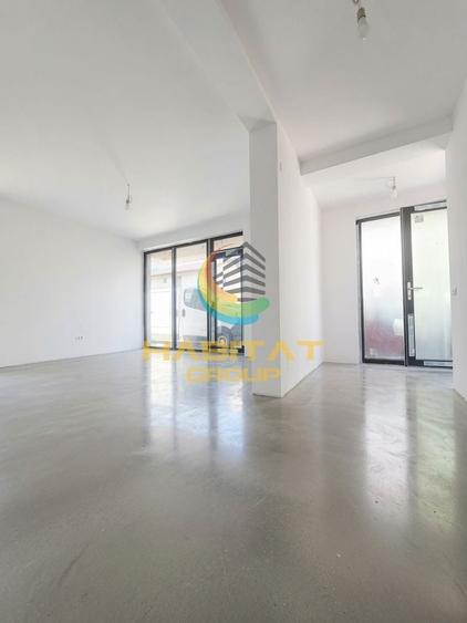 Duplex cu 4 camere cu Canalizare în Central